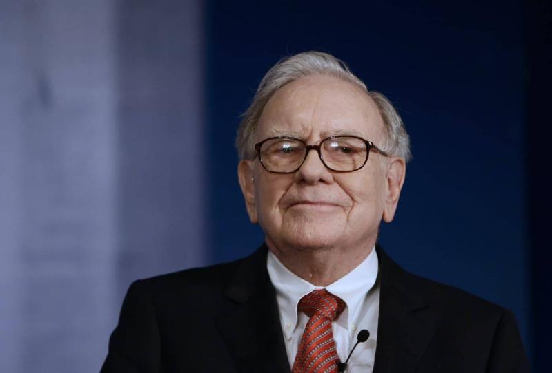 Billionaire Warren Buffett Returns to List of Top 5 Richest People While Facebook Founder Loses Half His Fortune