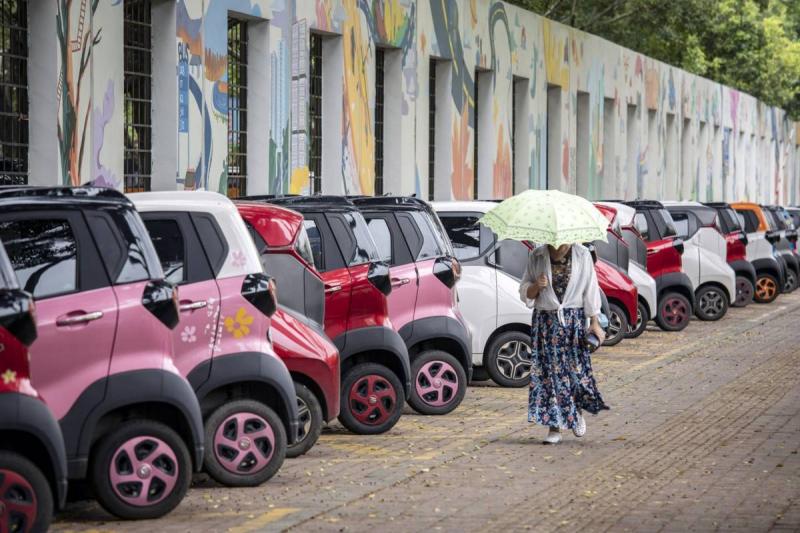 Chinese Electric Vehicle Stocks Become a Safe Haven Amid Tech Crackdown