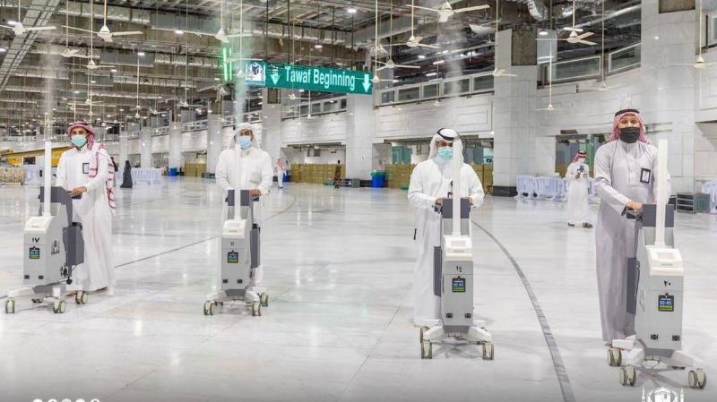 Distribution of 8 Million Zamzam Bottles in the Grand Mosque Over Six Months