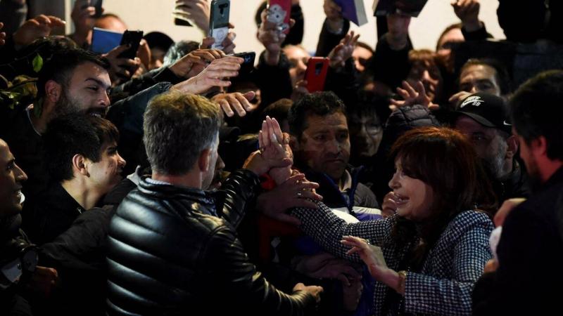 Assassination Attempt on Argentine Vice President: Attacker's Gun Fails