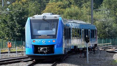 Video: France Launches World's First Hydrogen-Powered Train