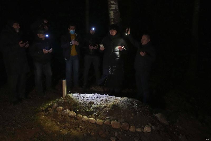 Funeral of a Syrian Youth Reflects the Pain of Refugees