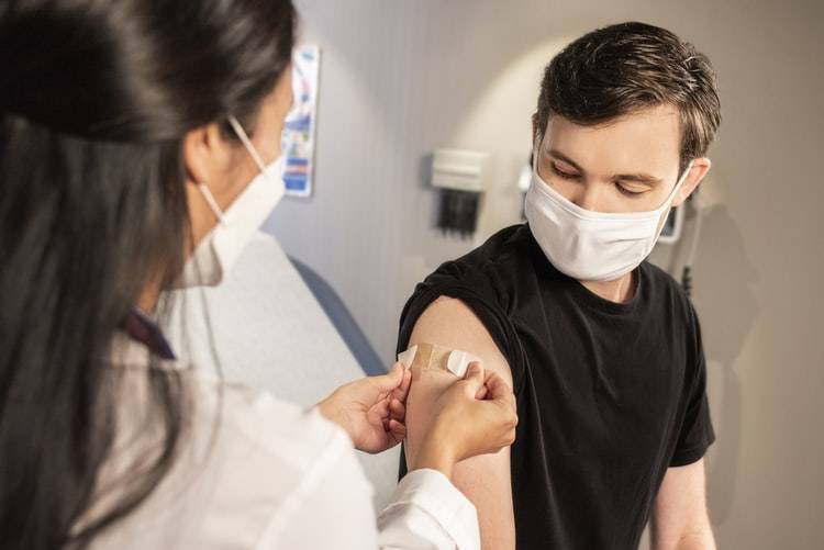 Patent Waiver for Vaccines: Laboratories Fear a Precedent