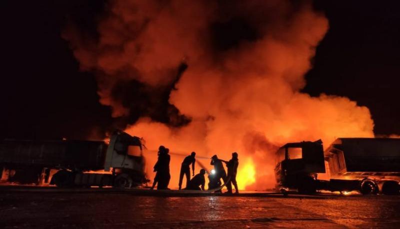 Unknown Missiles Target Oil Refineries of Stolen Syrian Oil in Northern Aleppo Countryside