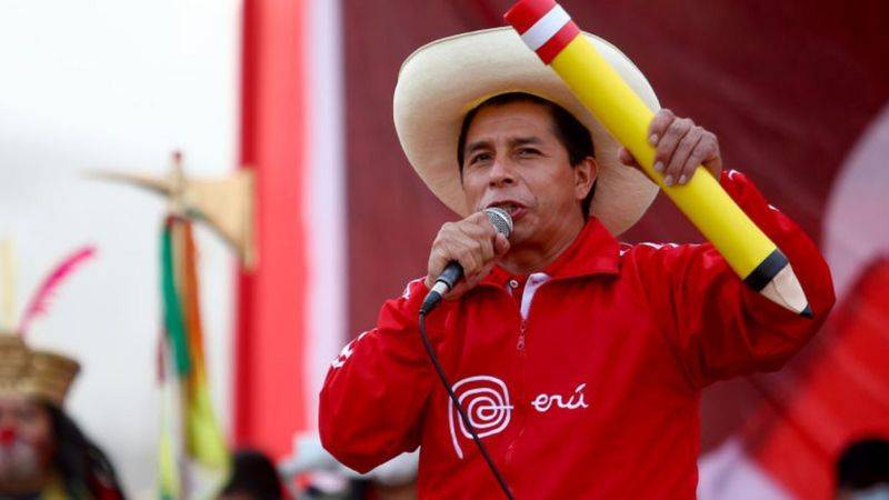 Elementary Teacher Shakes Political and Business Elite and Becomes President of the State