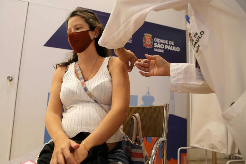 UK Authorities Urge Pregnant Women to Get Vaccinated Due to Delta Variant