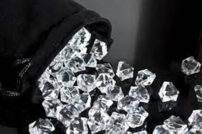Britain Jails Sixty-Year-Old Jewel Thief Who Swapped Gemstones for Pebbles
