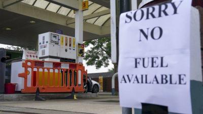 Fuel Crisis Places British Army on Standby and Threatens National Paralysis