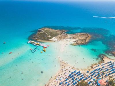 An Island in the Mediterranean: A Paradise for Wealthy Lebanese Fleeing Crisis