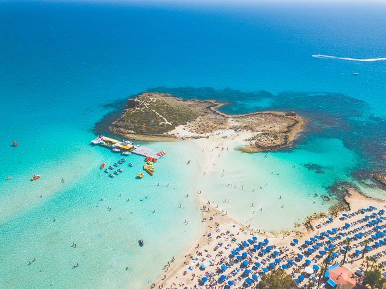 An Island in the Mediterranean: A Paradise for Wealthy Lebanese Fleeing Crisis
