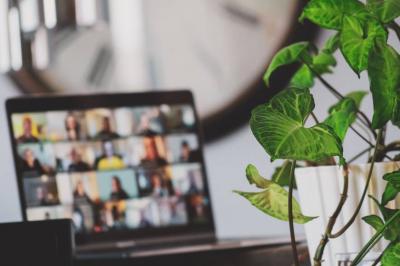 9 Free Communication Applications in the UAE