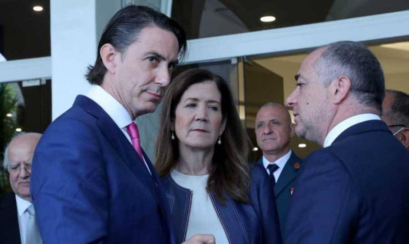 Mysterious Scenarios Awaiting Hookstein's Return