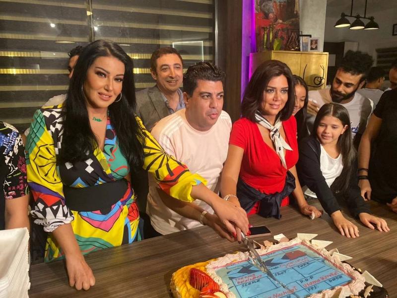 منع عرض فيلم لرانيا يوسف وسمية الخشاب.. بسبب كلب