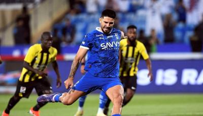 الهلال يكرس تفوقه التاريخي في كلاسيكو الذهاب بدوري روشن