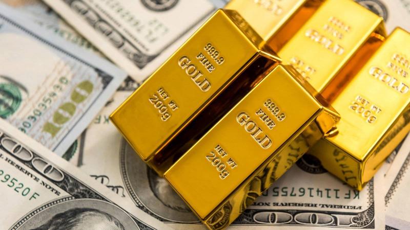 صعود تاريخي.. الذهب يحطم حاجز الـ 2600 دولار