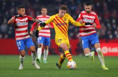 برشلونة يتعثر مجددا ويتعادل مع غرناطة