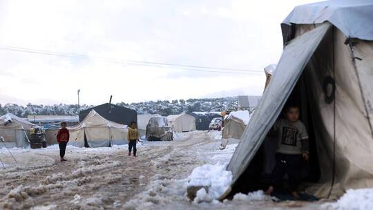 14 درجة تحت الصفر.. وفاة 3 أطفال سوريين جراء البرد القارس