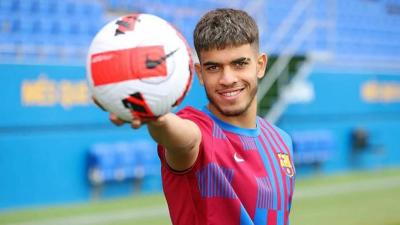 جناح برشلونة الزلزولي يرفض دعوة منتخب المغرب
