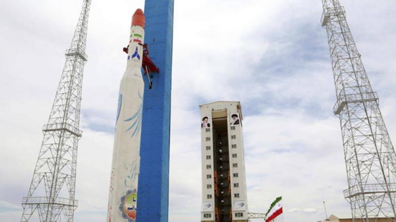 إيران تختبر صاروخا مثيرا للجدل