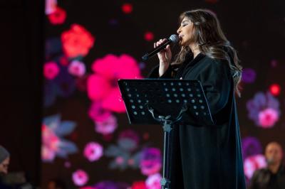 إليسا ترتدي مزوية عربية وتتصدر الترند في موسم الرياض