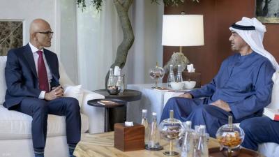 محمد بن زايد يبحث تطورات التكنولوجيا الحديثة مع مسؤولي شركات