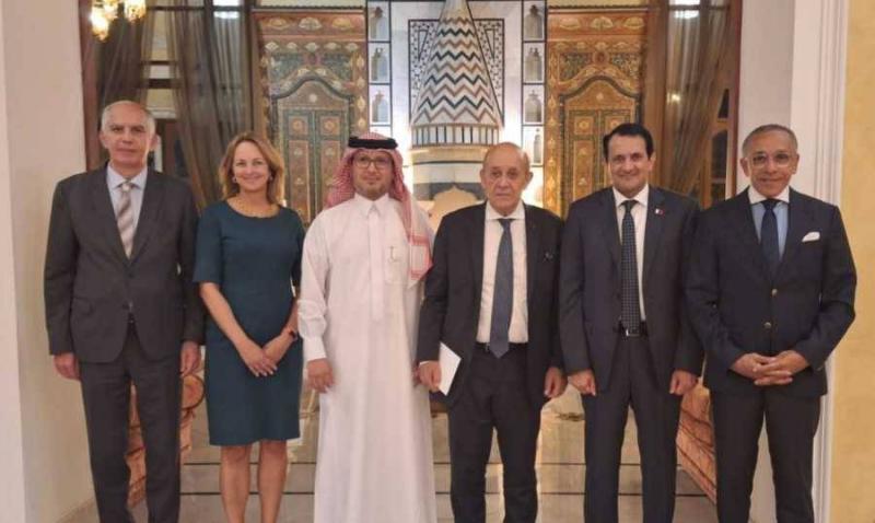 بالصورة- لودريان اجتمع مع سفراء الخماسية في قصر الصنوبر