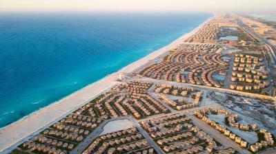 مصر تتلقى عروضًا لتطوير 5 مناطق ساحلية جديدة