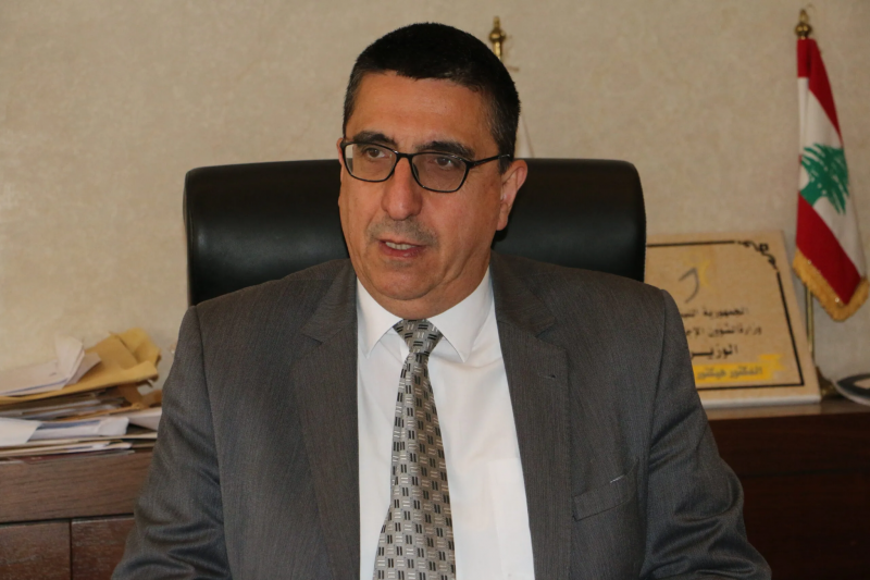 الحجار: هبة صينية بقيمة مليون دولار للنازحين من الجنوب