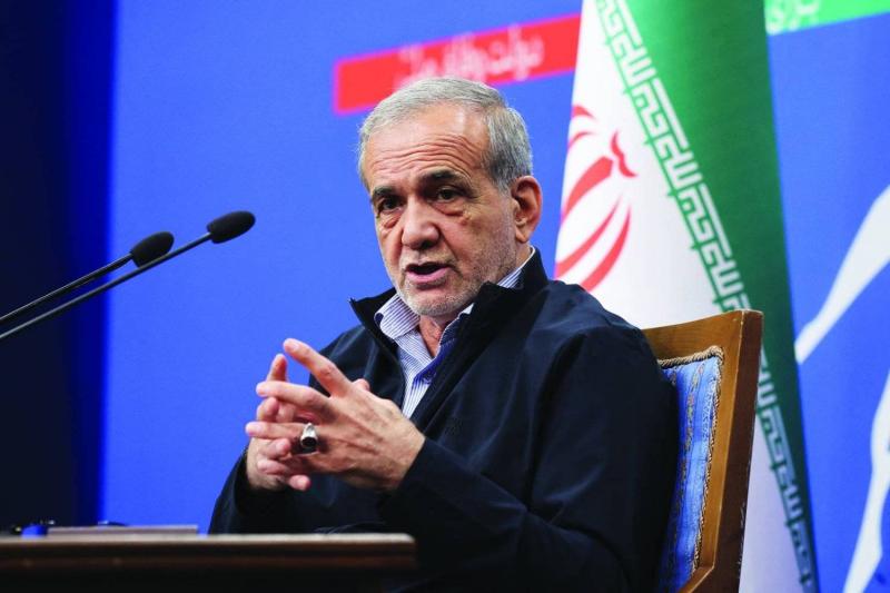الرئيس الإيراني يصل إلى قطر