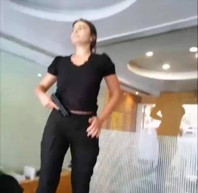 Deposit Holder Threatens to Set Herself on Fire Inside Bank and Withdraws $20,000