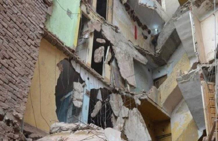 Title: Casualties from Building Collapse in Alexandria