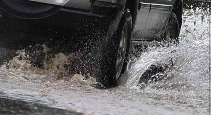 Tips to Avoid the Risk of Hydroplaning While Driving