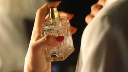 Avoid Applying Perfume on Hair for This Reason