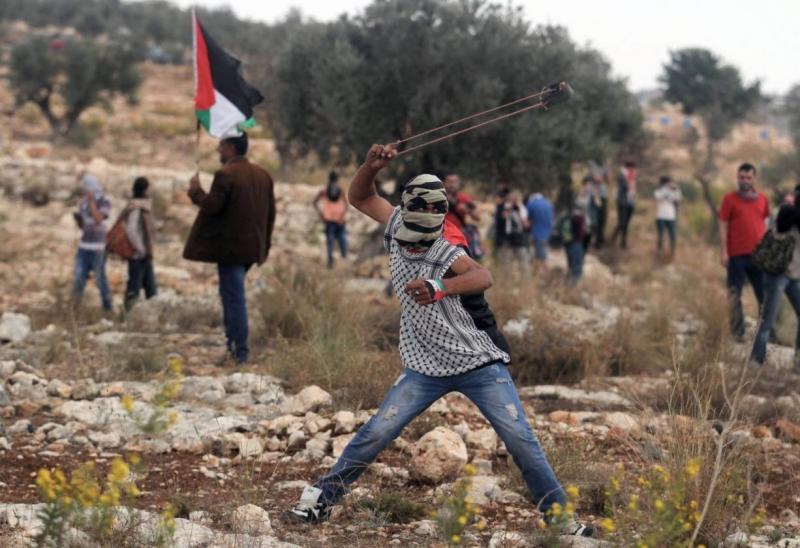 Title: Israeli Forces Kill 3 Palestinian Militants in Clash