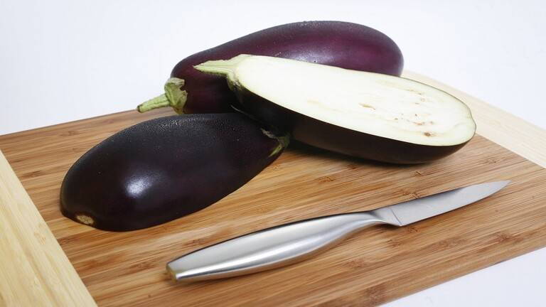 Who Should Avoid Eating Eggplant?