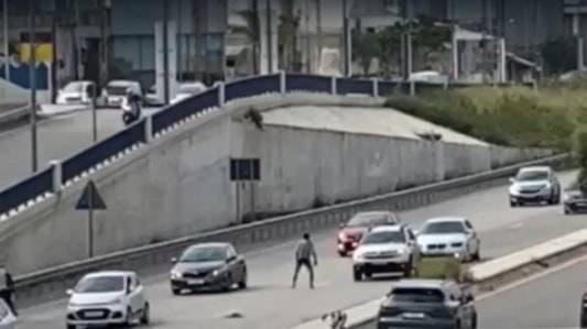 Title: Video - Acrobatics on the Airport Road