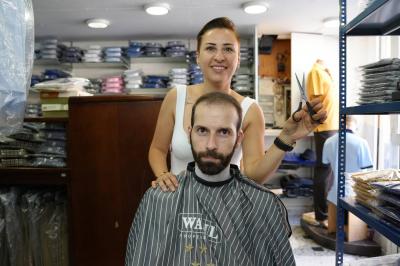 Hair Stylist... At Your Home with Fast Service