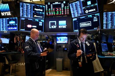Wall Street Closes Higher
