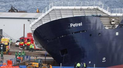 Title: Ship Listing in Edinburgh Due to Strong Winds