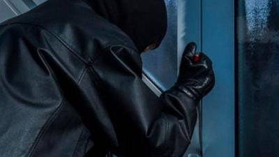 Robbery at Currency Exchange in Hazmiyeh Captured on Video