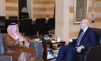 Bukhari Delivers Invitation to Mikati for Arab Summit in Jeddah