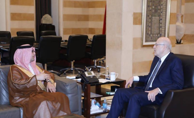 Bukhari Delivers Invitation to Mikati for Arab Summit in Jeddah