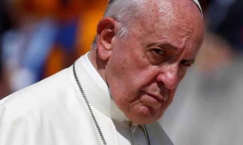 Pope Francis' Visit is Distant... Uncomfortable with the Ruling Class' Approach