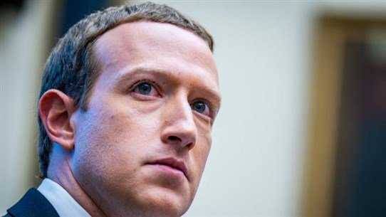 Zuckerberg Loses Wealth at an Incredible Rate