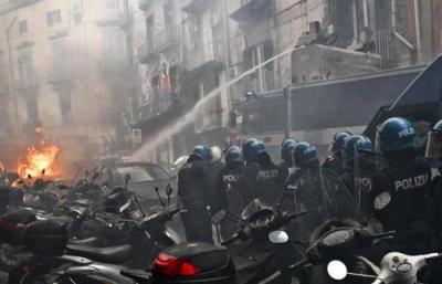 Arrests Made Following Violent Clashes Before Napoli vs. Eintracht Frankfurt Match