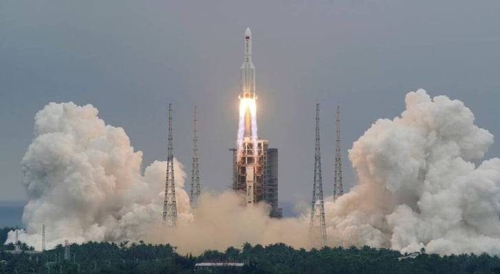 China Successfully Launches Liquid-Fueled Rocket into Space