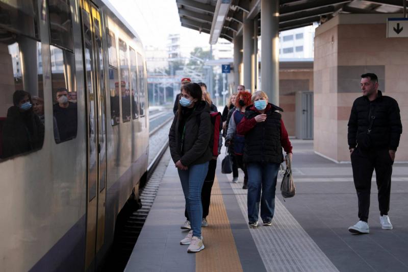 Return of Greek Trains at Low Speed
