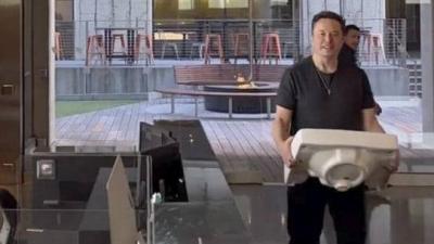 Elon Musk's First Day as Twitter CEO