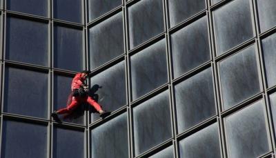 At Age 60... "Spider-Man" Climbs Skyscraper