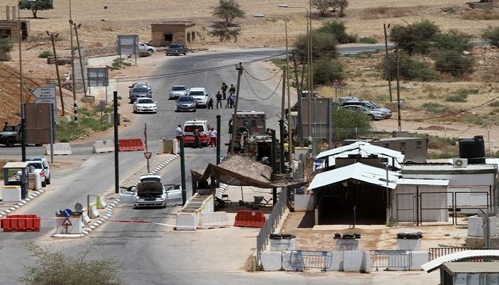 Israeli Army Extends Closure of Palestinian Territories